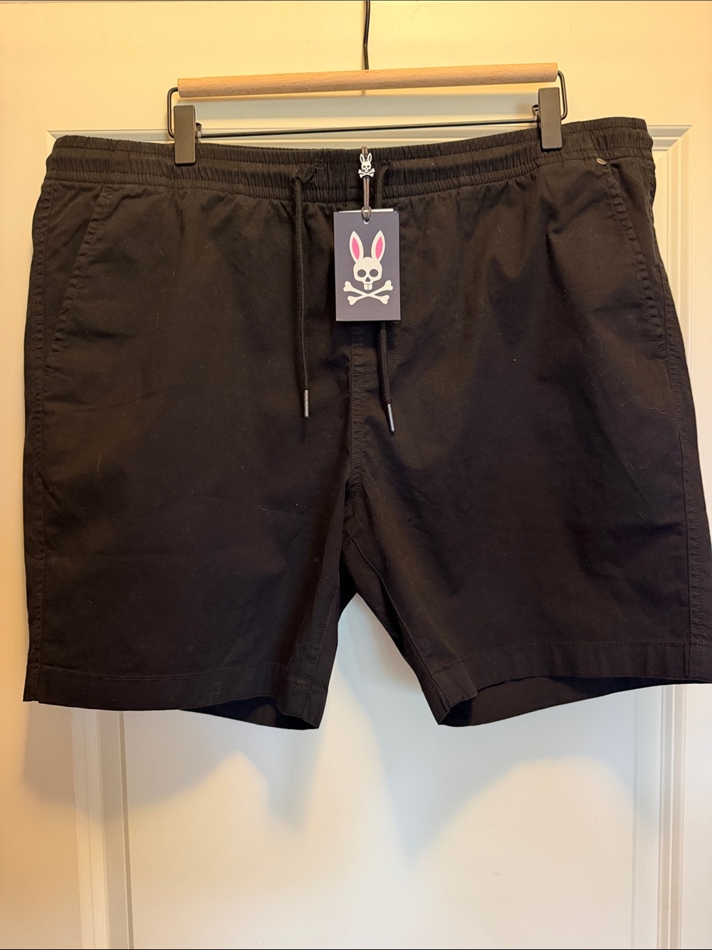 NWT is Psycho Bunny Black Men's Riviera E Waist short Drawstring XL